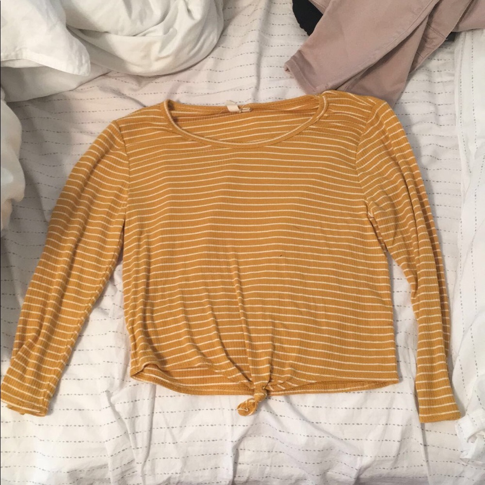 cropped top with a sewn in knot in the front
